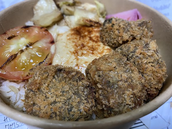 Habit Food Group South Triangle (Mean Greens, Bowlsome, The Breakfast Club, Chicken Shack, Matsuri Bento, The Kebab Co.) 4