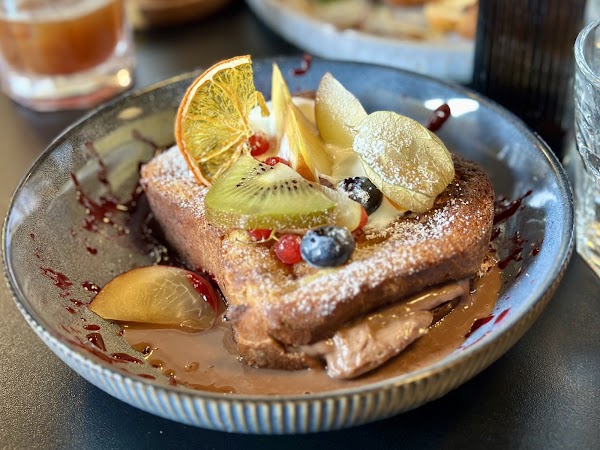 Idealist - brunch all day long, specialty coffee, pastries 5