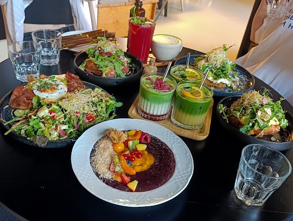 Idealist - brunch all day long, specialty coffee, pastries 2