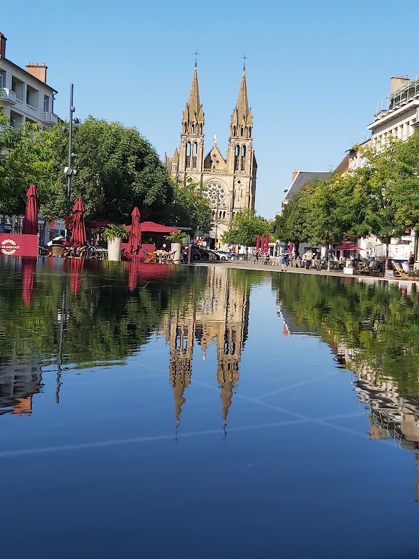 Moulins