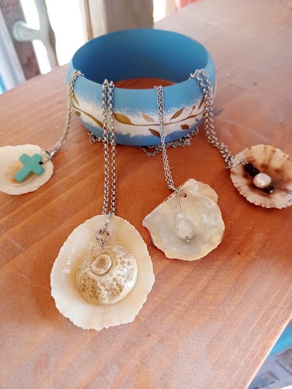 The little house handmade souvenirs 2