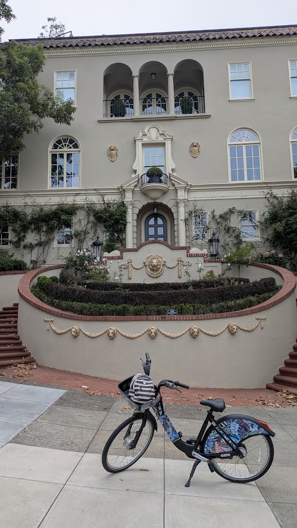 Famous houses in San Francisco 🏠