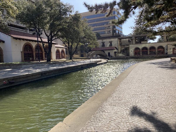 Mandalay Canal Walk at Las Colinas 4