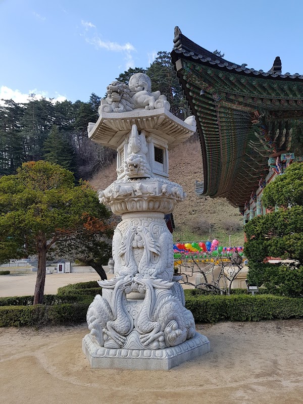 Octagonal Nine Story Stone Pagoda in Woljeongsa 4