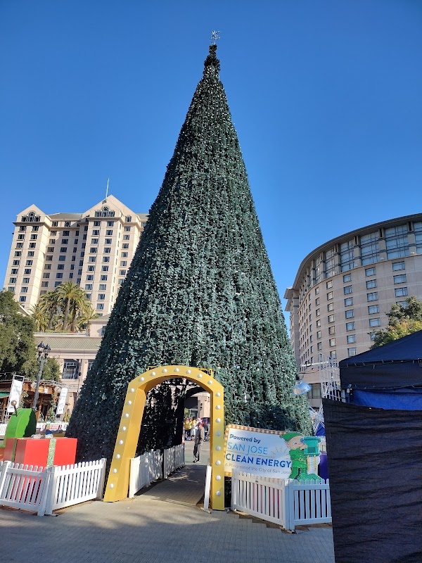 Plaza de Cesar Chavez 4