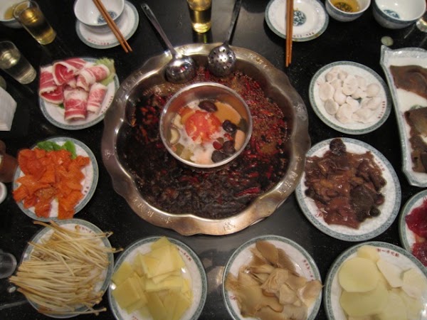 Chongqing Liuyishou Hot Pot Chongqing People's Liberation Monument Shop 4