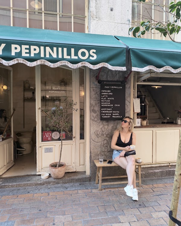 Pan y Pepinillos Café 2
