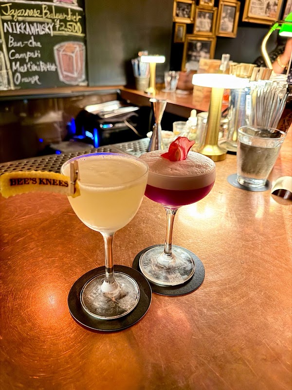 BEE’S KNEES 3