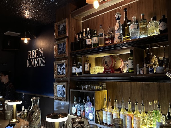 BEE’S KNEES 2