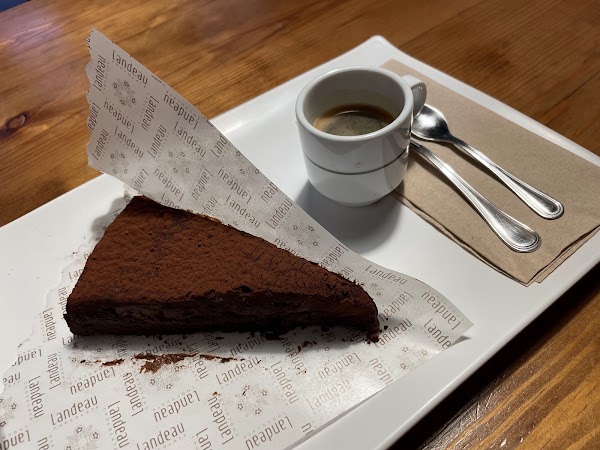 Cafetaria Landeau Chocolate 5