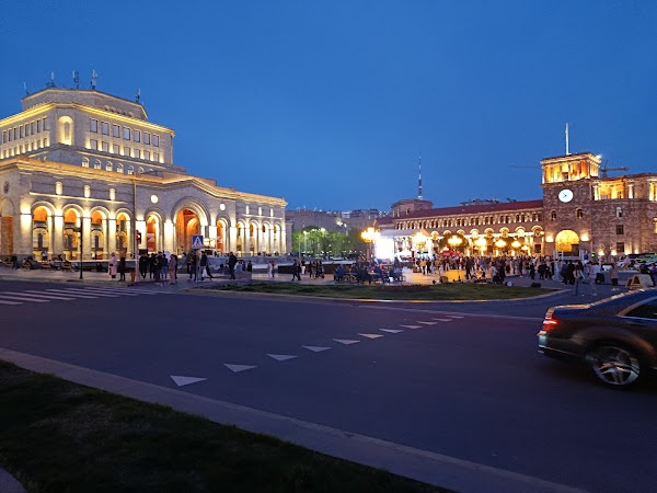 Republic Square 4