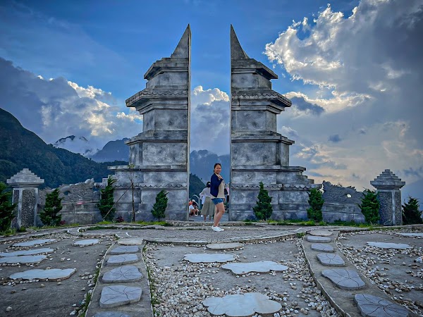 Sky Gate of O Quy Ho 5
