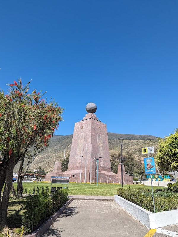 Middle of the World City