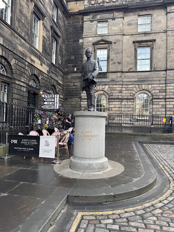 Grave of John Knox 2