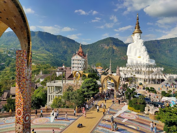 Wat Phra That Pha Sorn Kaew 5