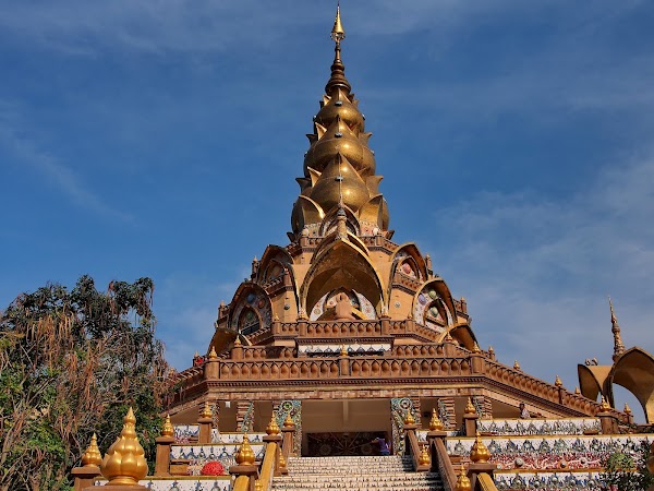 Wat Phra That Pha Sorn Kaew 2