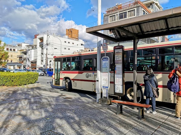 Shijo Keihan mae