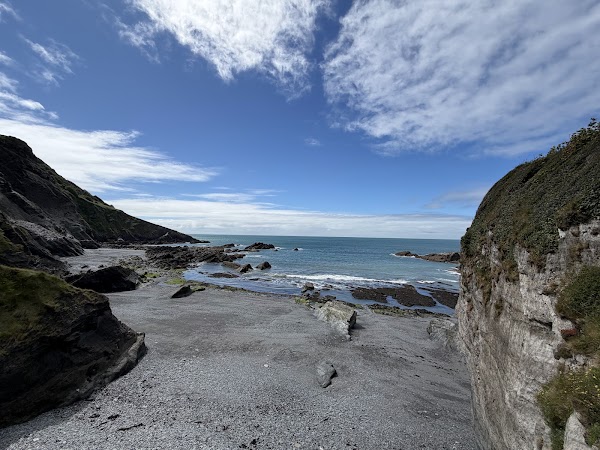 Tunnels Beaches 5