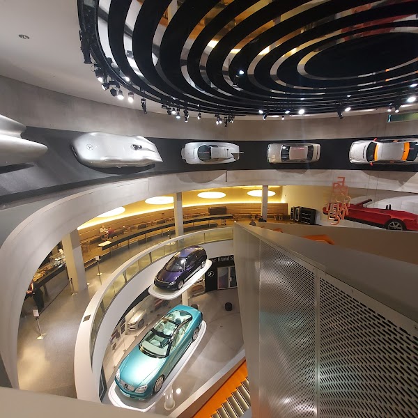 Mercedes-Benz Museum 5