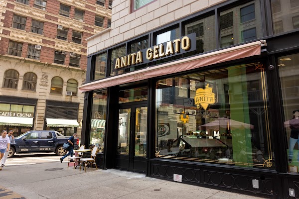 Anita La Mamma del Gelato