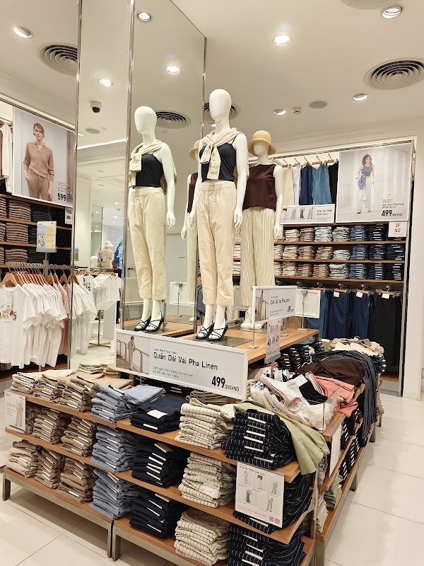 UNIQLO Hoan Kiem 4