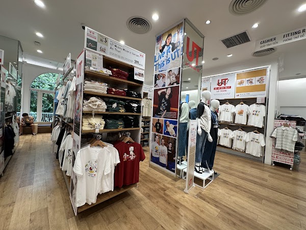 UNIQLO Hoan Kiem 2