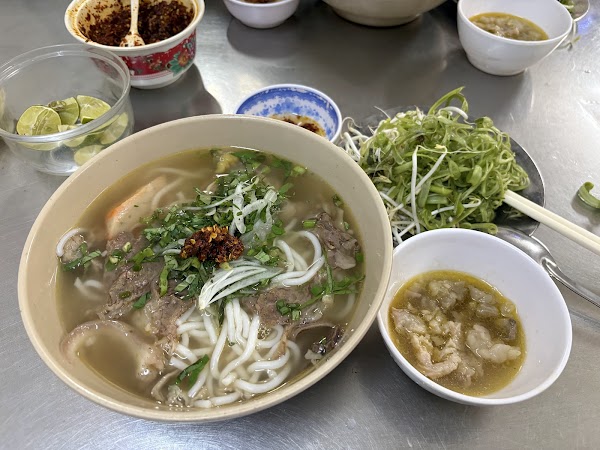 Bún Bò Huế Mỡ Nổi Cô Như 4