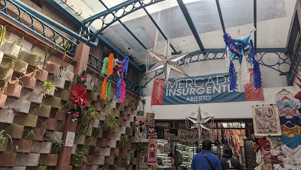 Mercado de Artesanías Mercado Insurgentes