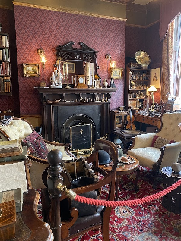The Sherlock Holmes Museum 5