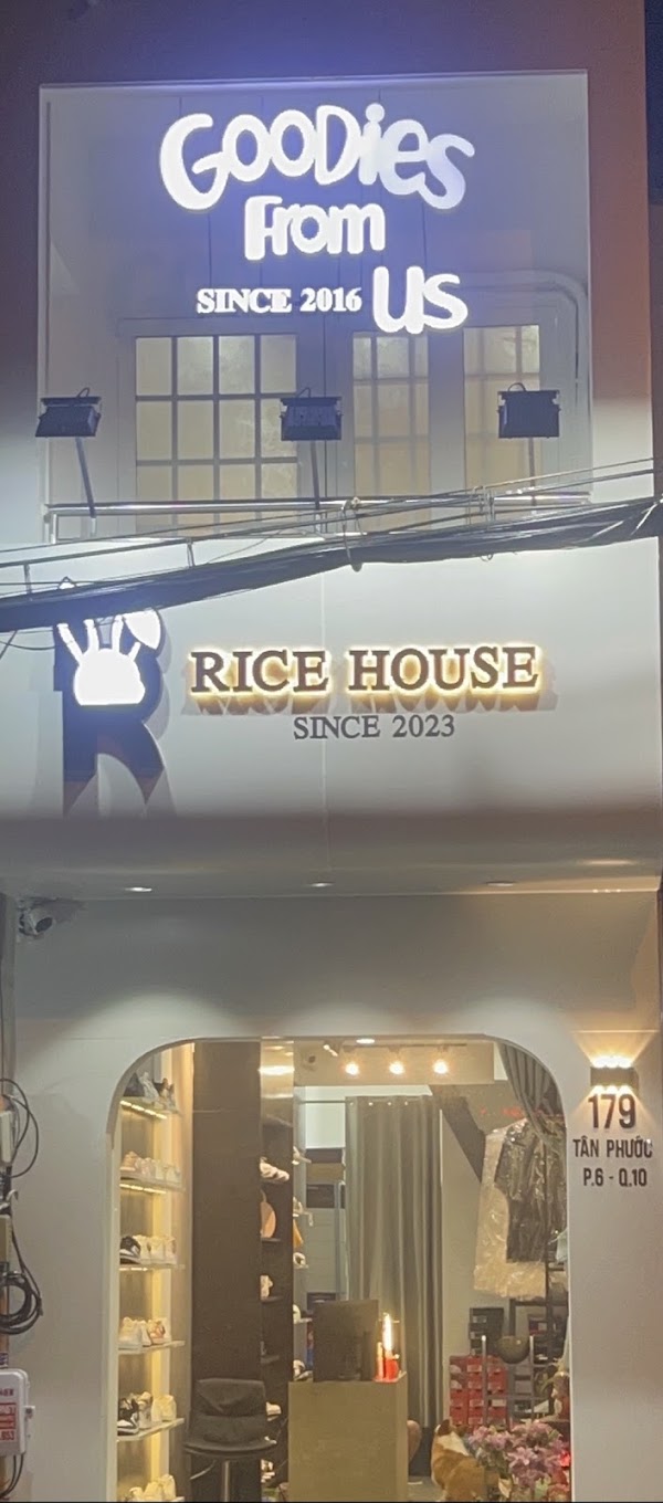 Saigon Clothing Stores 54