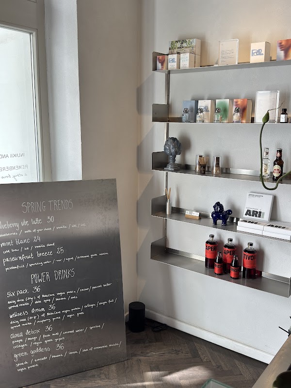 FOURTEEN Concept & Cafe 3