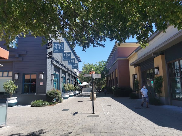 South Shore Center