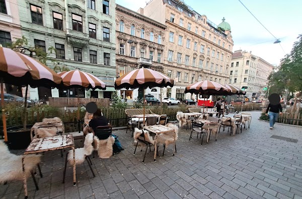 Adlerhof - Café, Bistro & Bar