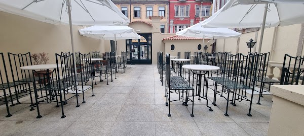 Majestic Café 5