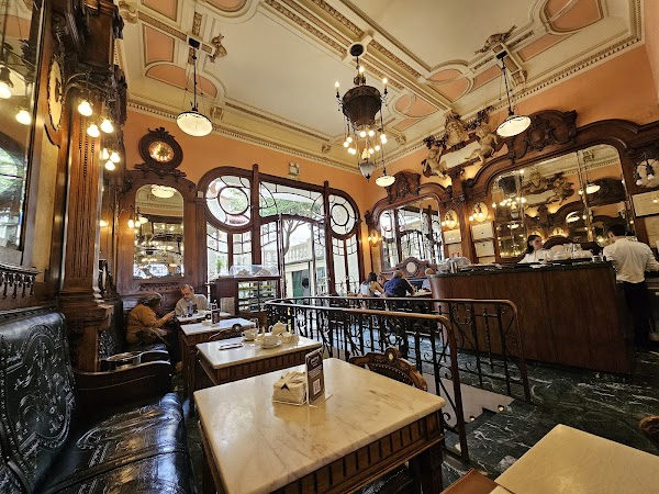 Majestic Café 3