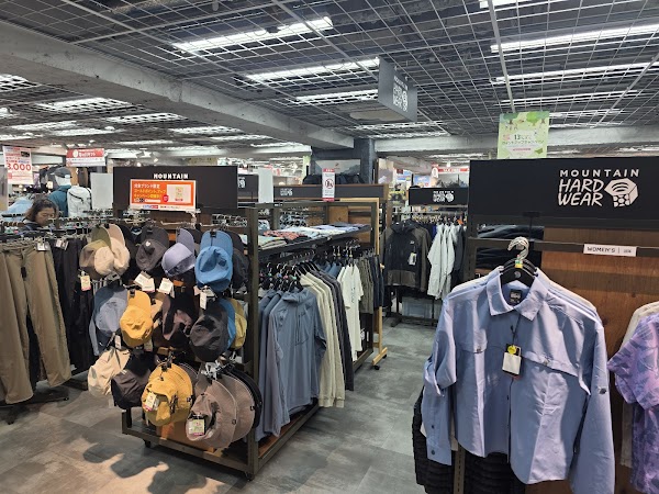 Ishii Sports Yodobashi Shinjuku West Entrance Store 5