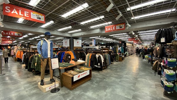 Ishii Sports Yodobashi Shinjuku West Entrance Store 4