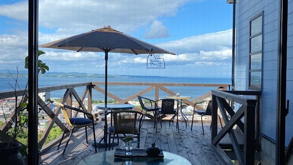 Atelier on the Hill Overlooking the Sea