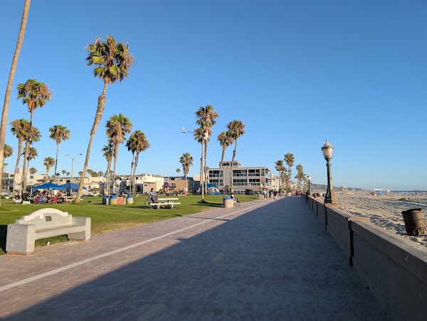 Mission Beach Boardwalk / Ocean Front Walk 5