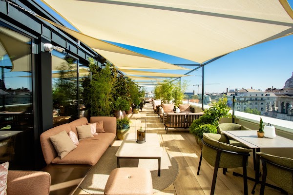 ISSEI Skybar & Restaurant