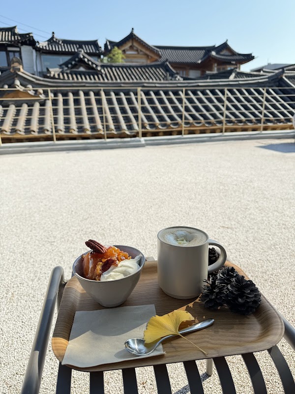 Greenmile Coffee Bukchon 2