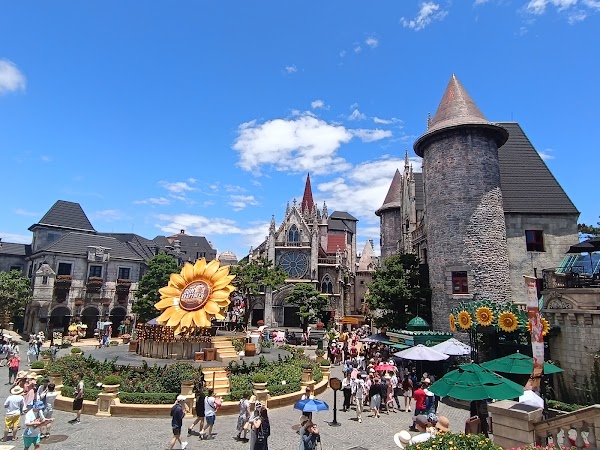 French Village Ba Na Hills Viewpoint 4
