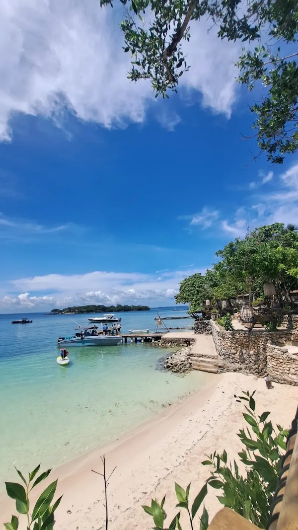 PA'UE Beach Lounge 5