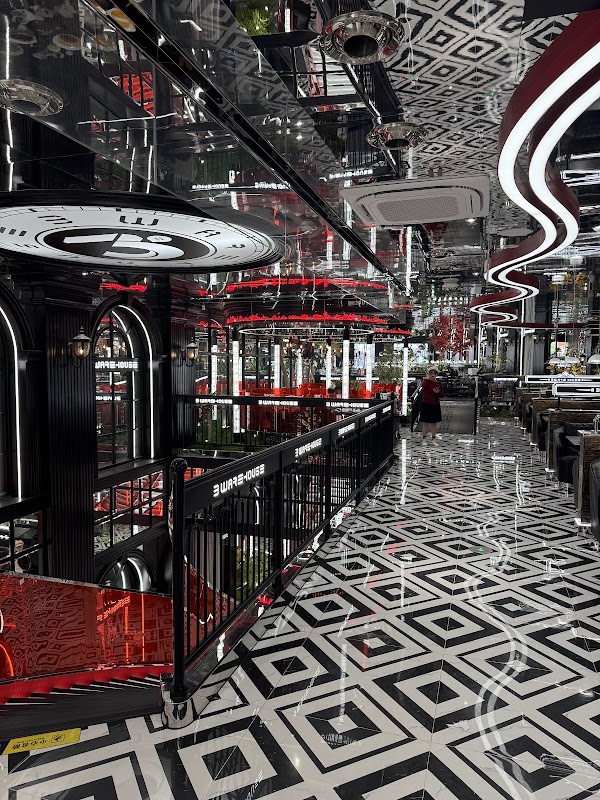 Warehouse Cafe 3