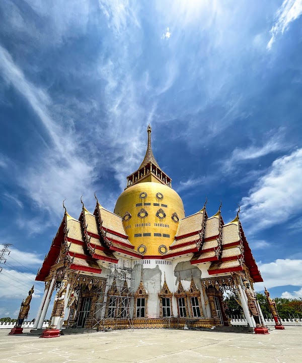 Wat Phrong Akat (Phra Archan Somchai) 1