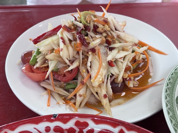 Utumporn Papaya salad and fried chicken&fish garlic 2