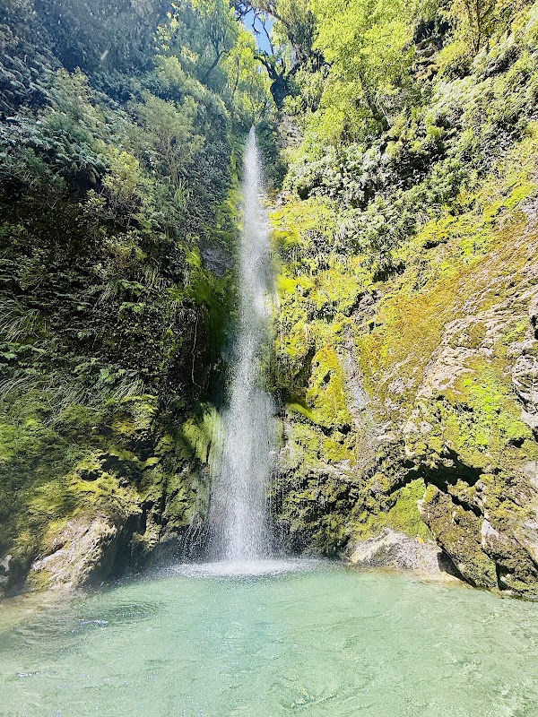 Knobs Flat Waterfall 1