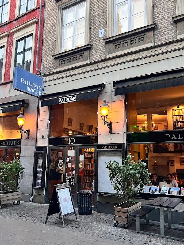 Paludan Bog & Café 2