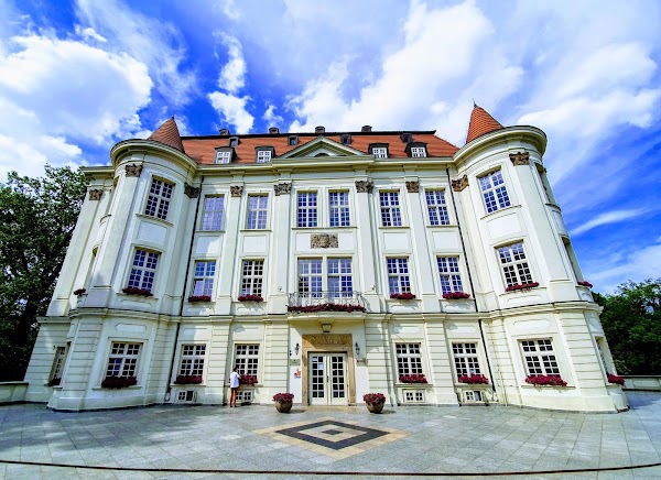 Leśnica Castle