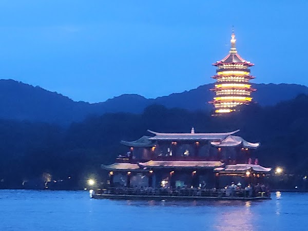 West Lake Scenic Resort 5